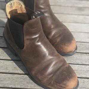 Blundstone's 1673 size 6 (AUS)/9(Canadian)